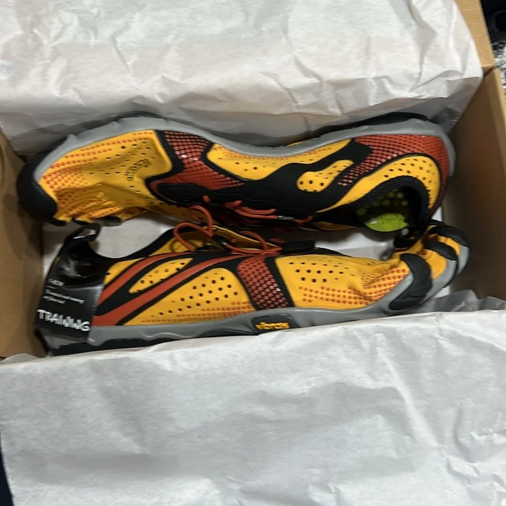 Vibram fiver finger V- run (training) shoes - never worn - Picture 5 of 12